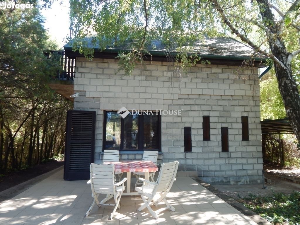 Siófoki 74 nm-es ház eladó