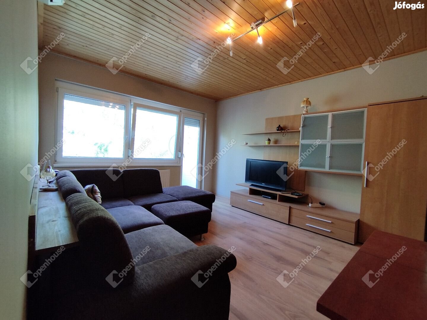 Siófoki belvárosi tégla építésű lakás eladó