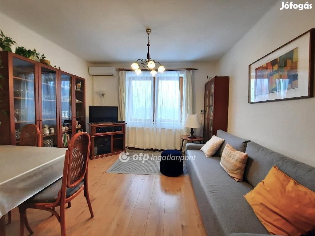 Siófoki eladó 450 nm-es ház