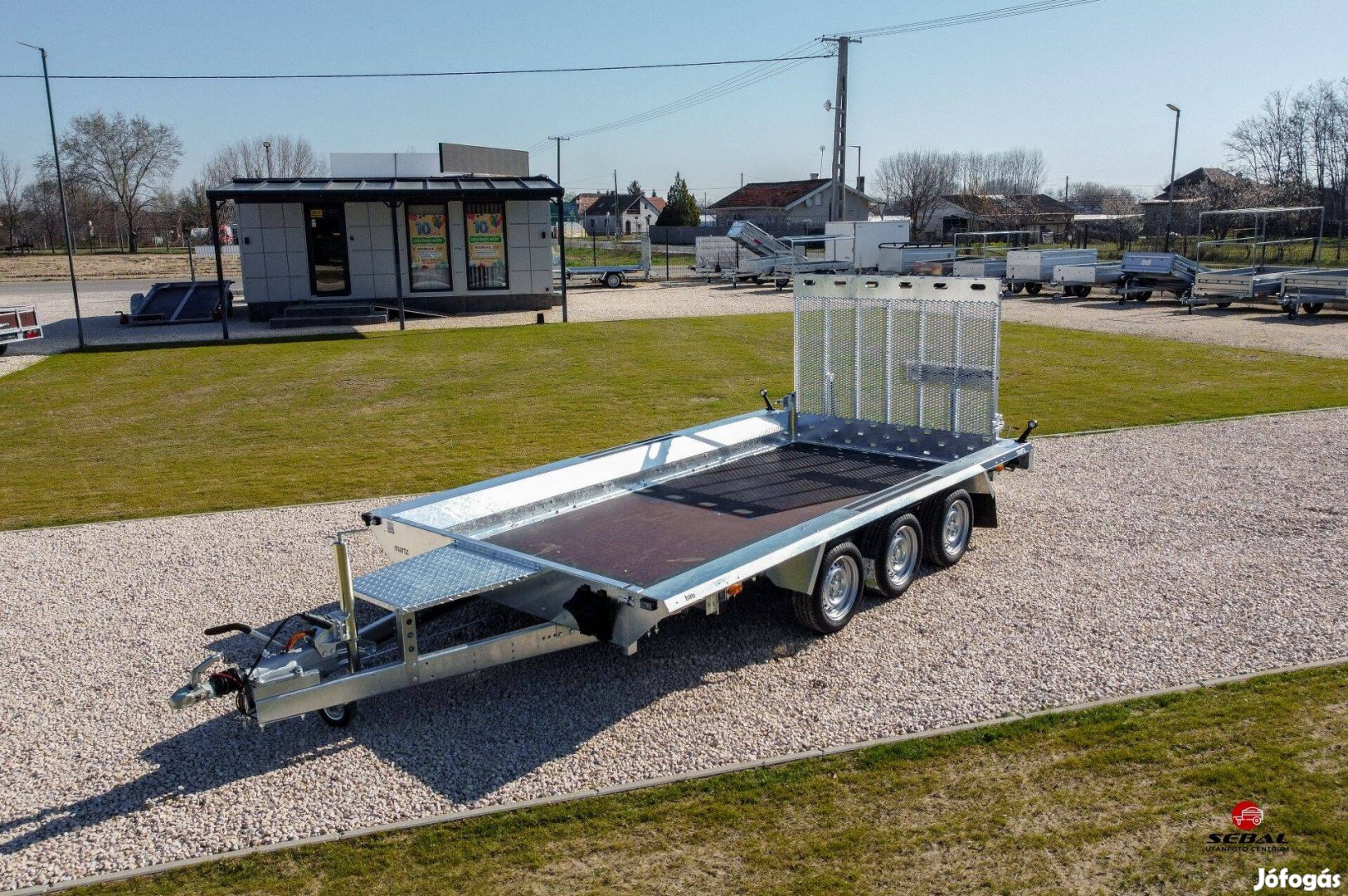 Siófokon Új Martz Bau (3500 kg, 400 x 180 cm) kisgépszállító utánfutó