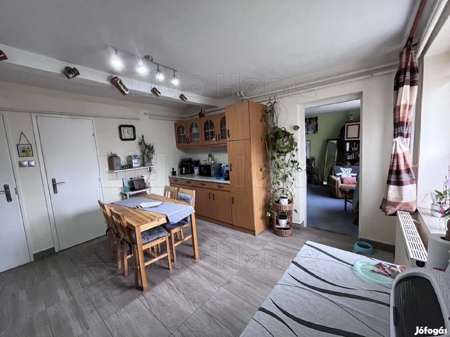 Siójuti 98 m2-es, teljes közművel rendelkező családi ház