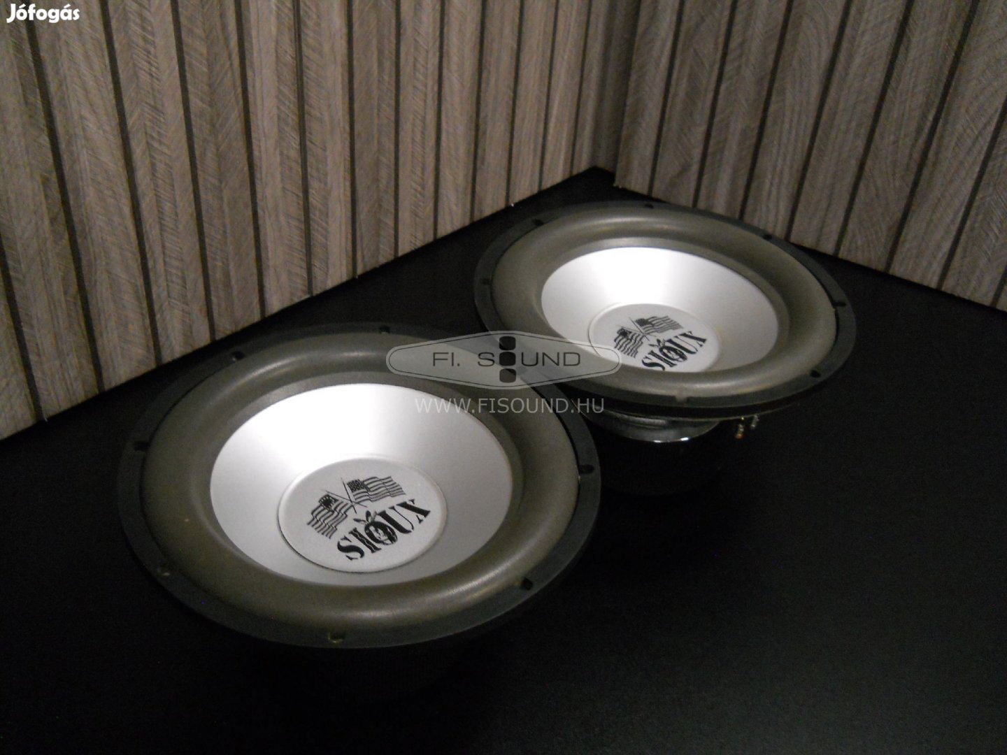 Sioux ,1000W,4ohm,30cm-s szivacs peremes autós mélysugárzó