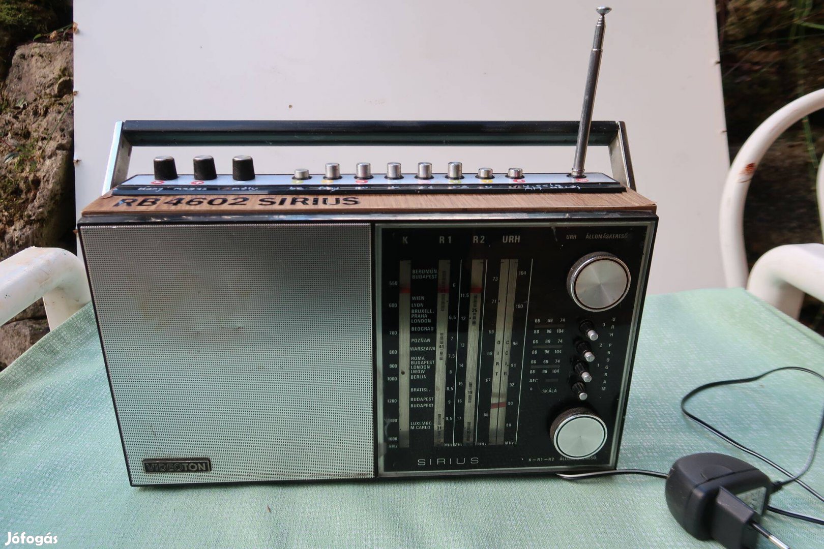 Sirius táskarádió adapterrel