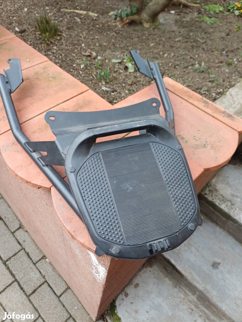 Sisak tartó eladó.