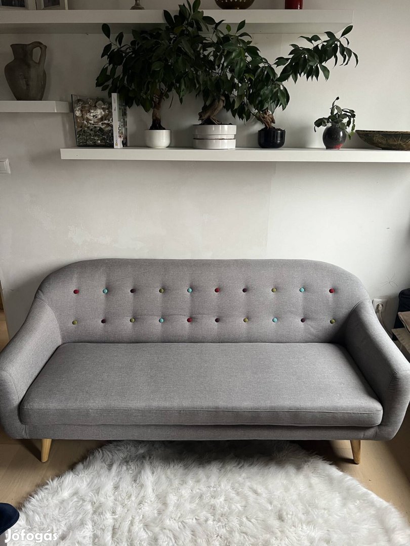 Skandináv stílusú 3 személyes kanapé