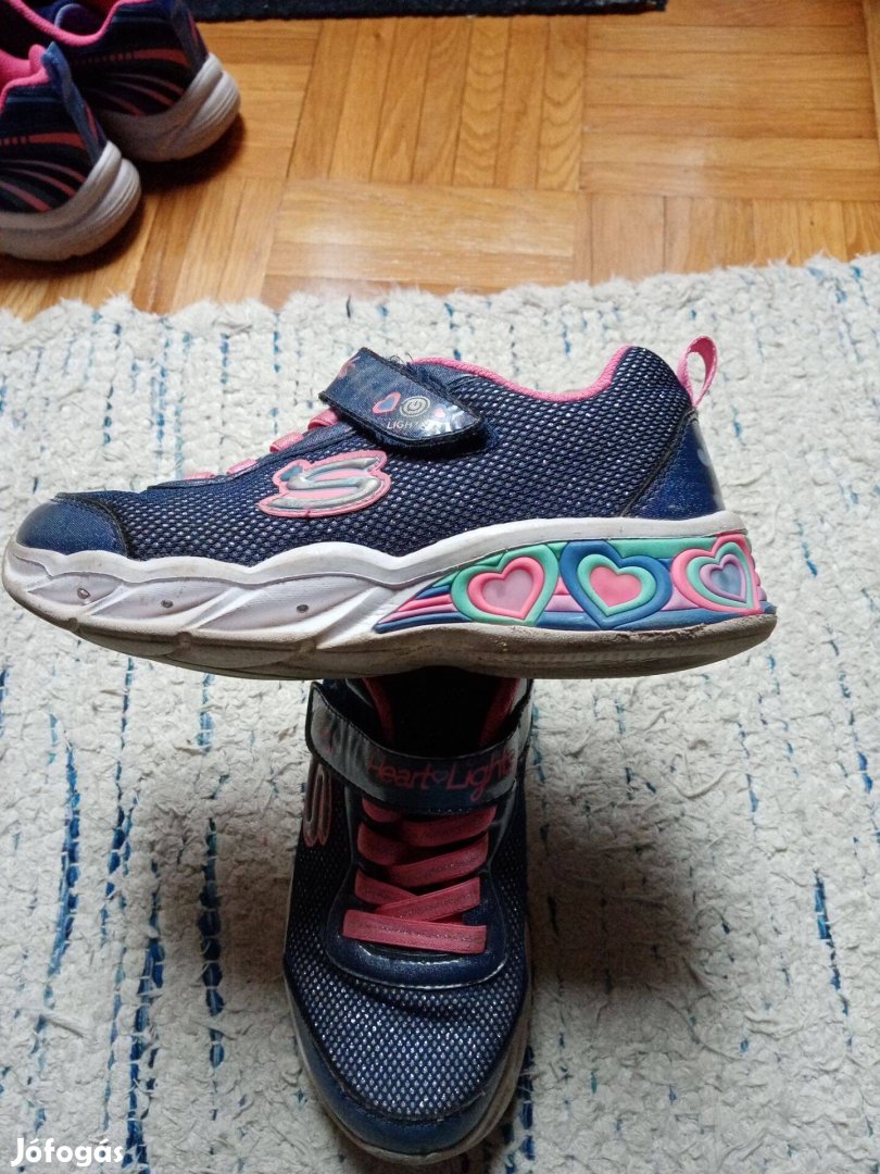 Skechers 32-es cipő 32