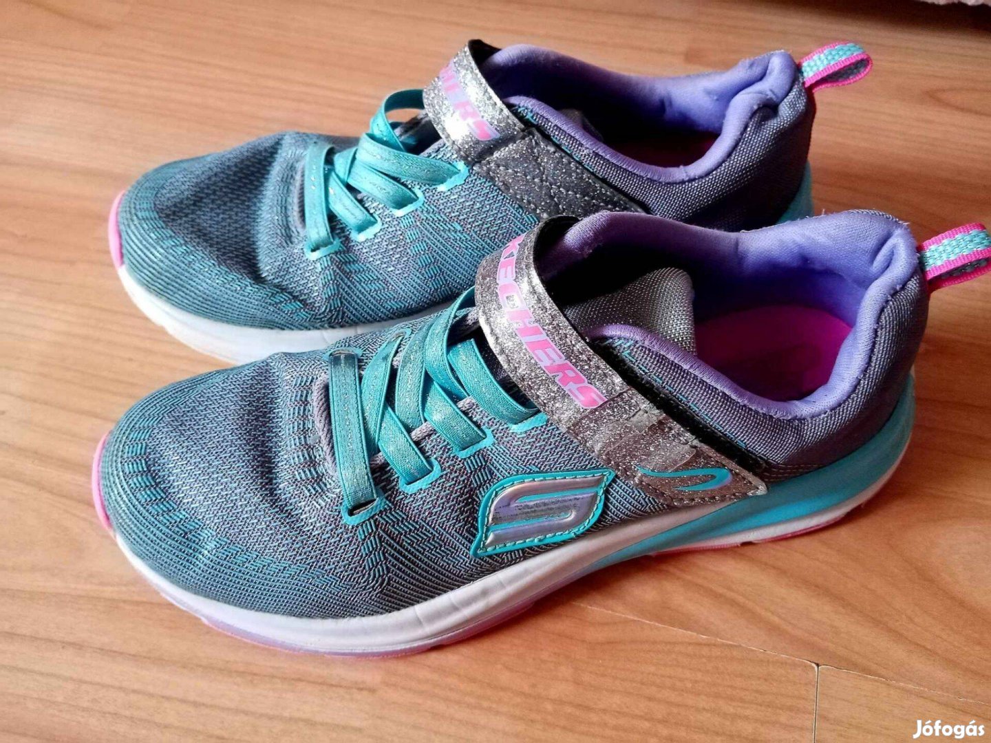 Skechers 35-ös cipő