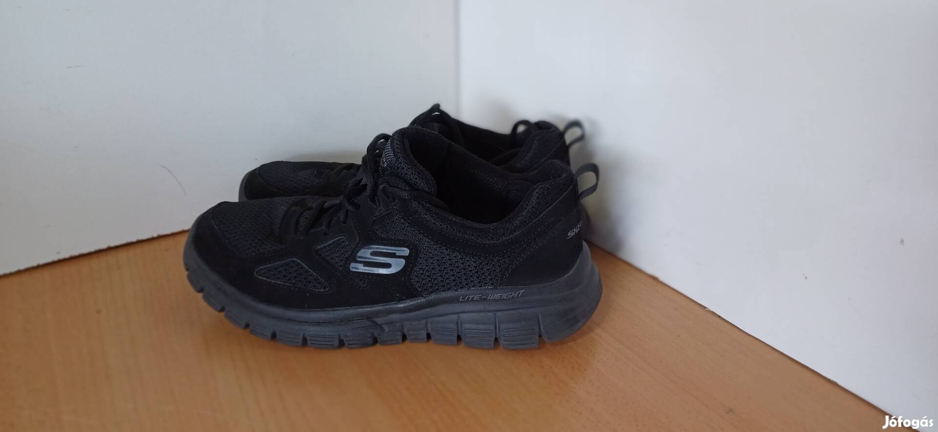 Skechers 40-es edző cipő