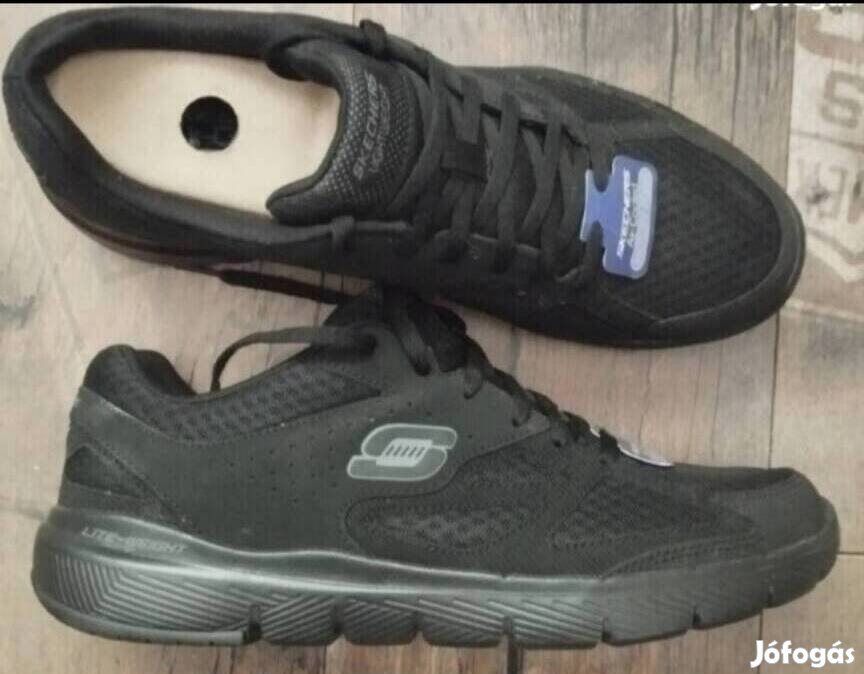 Skechers 44es fekete sportcipő 