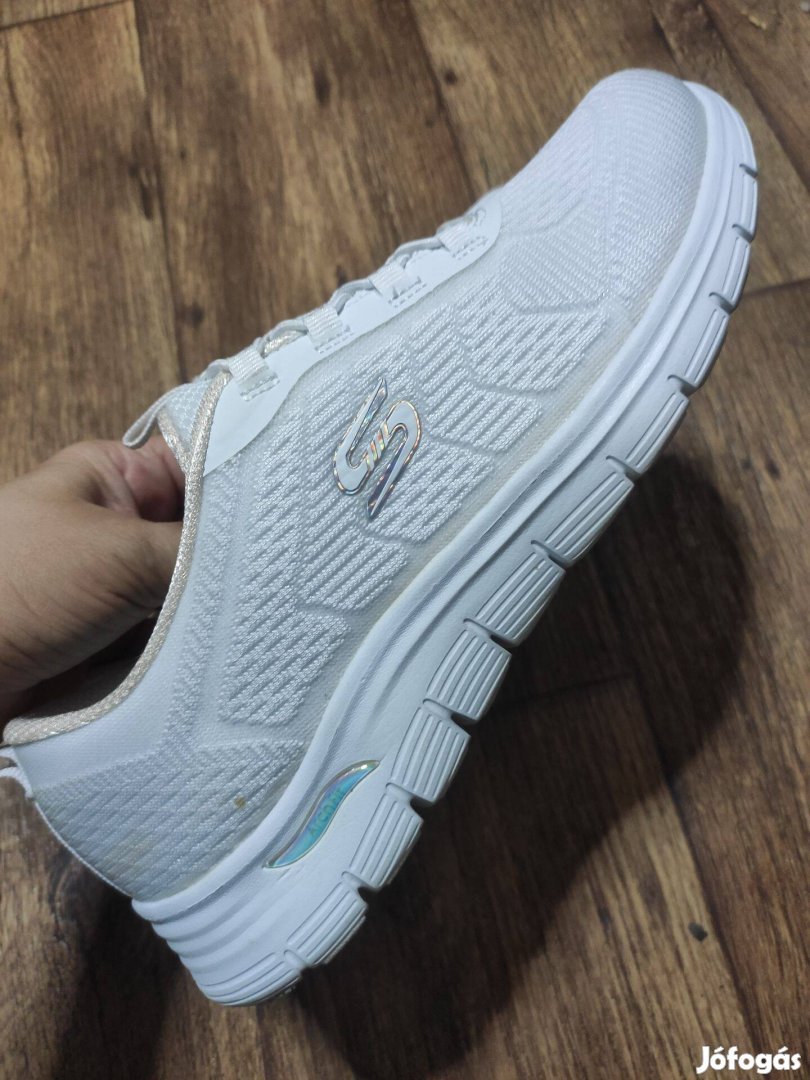 Skechers Archfit Vista fehér cipő - 38,5