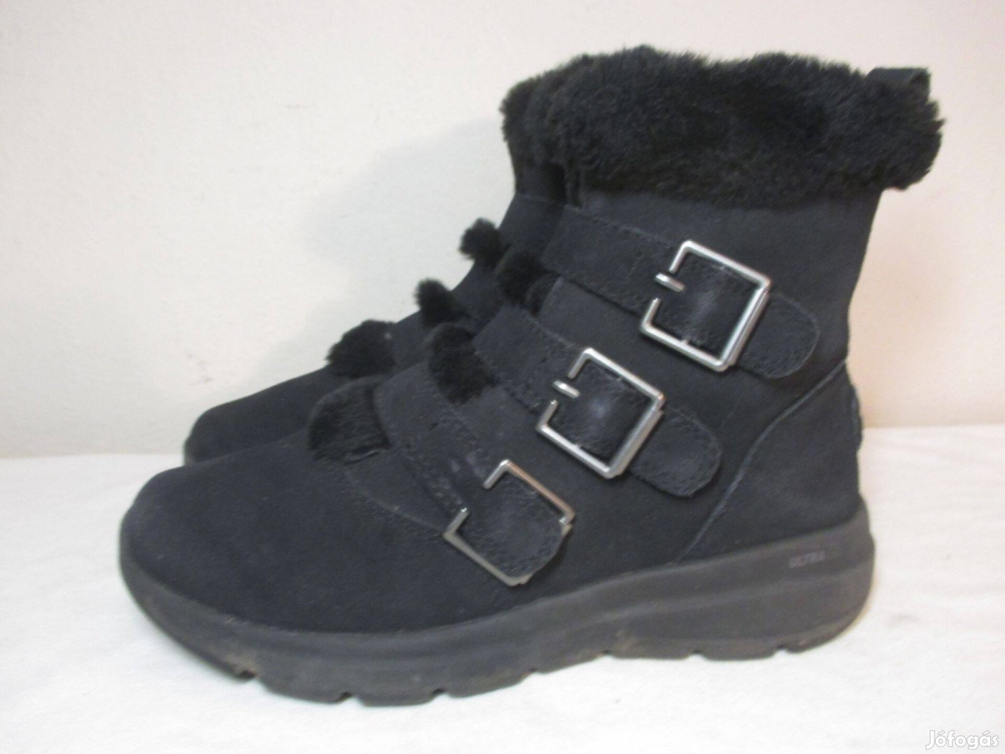 Skechers Glacial Ultra Buckle Up bakancs 36-os