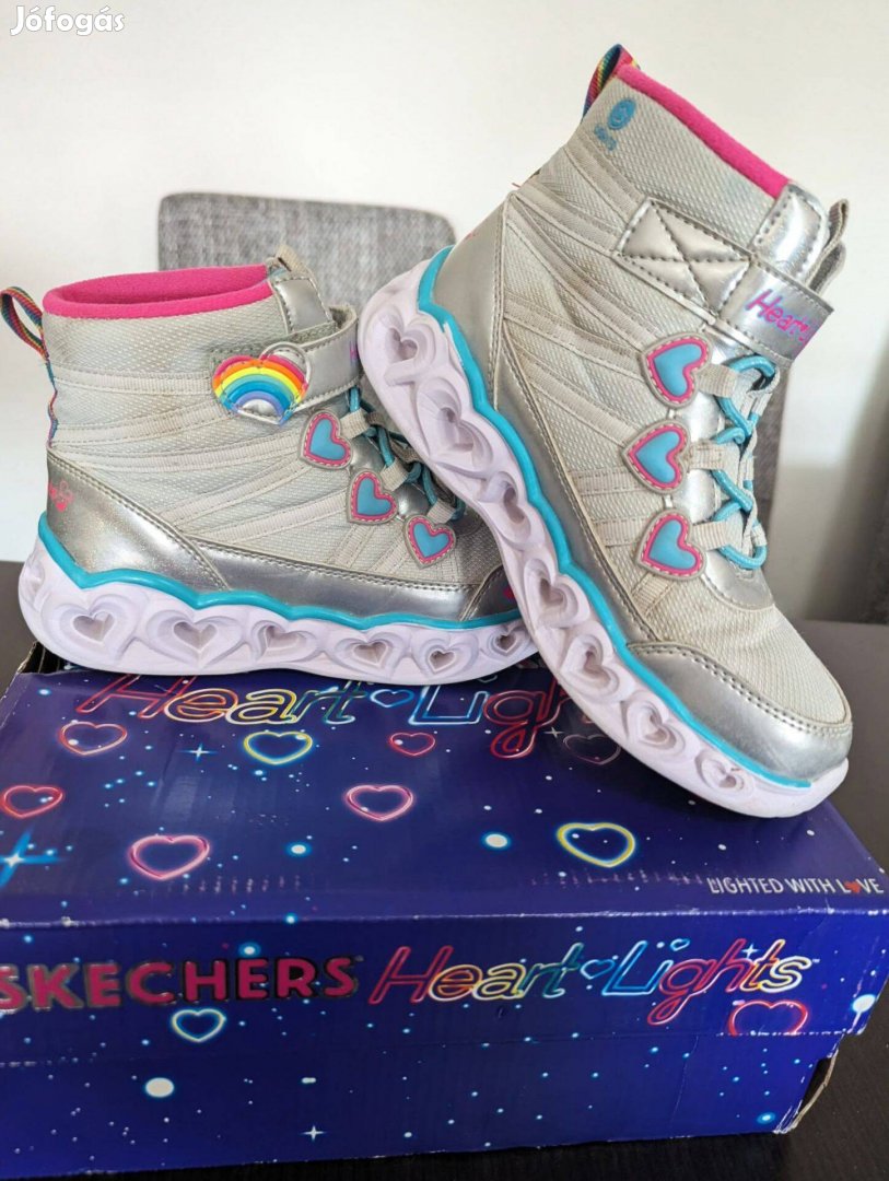 Skechers Heart Lights világítós lányka cipő 33 20,5 cm