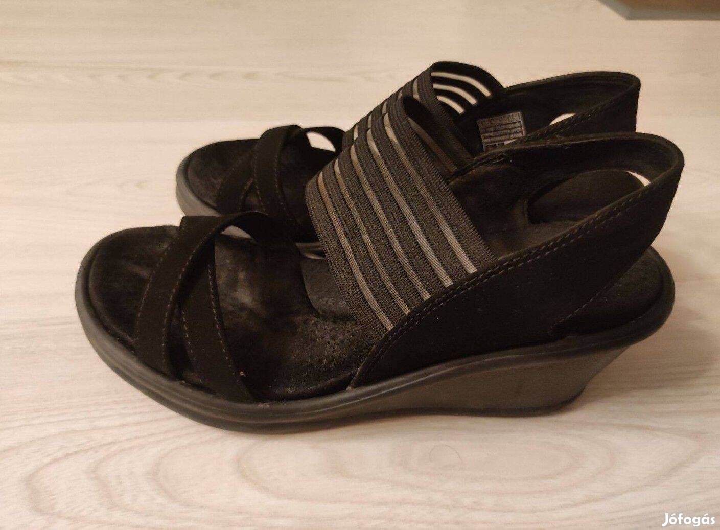 Skechers Rumblers Solar Burst telitalpú szandál memóriahabbal 36.5 37
