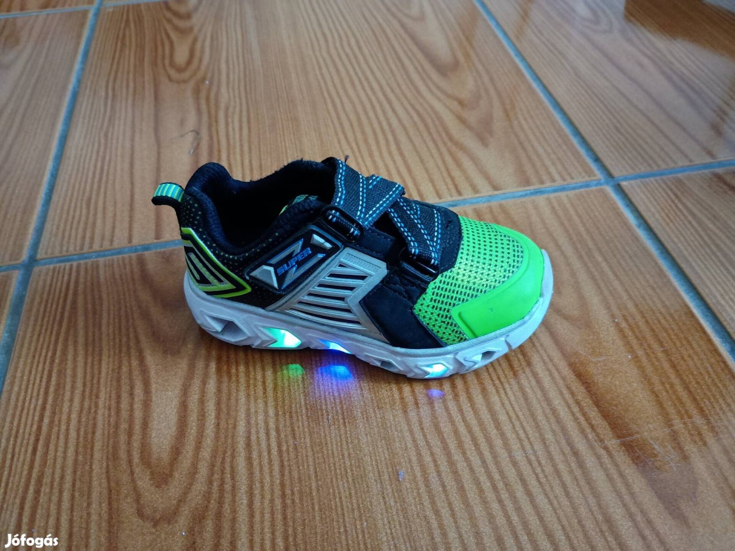 Skechers S-Lights villogós gyerek cipő 24-es