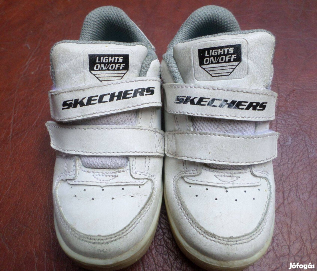 Skechers bőr gyerek cipő világító 26-os