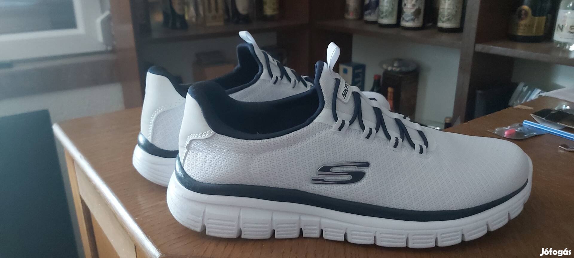 Skechers cipő(új)42-es