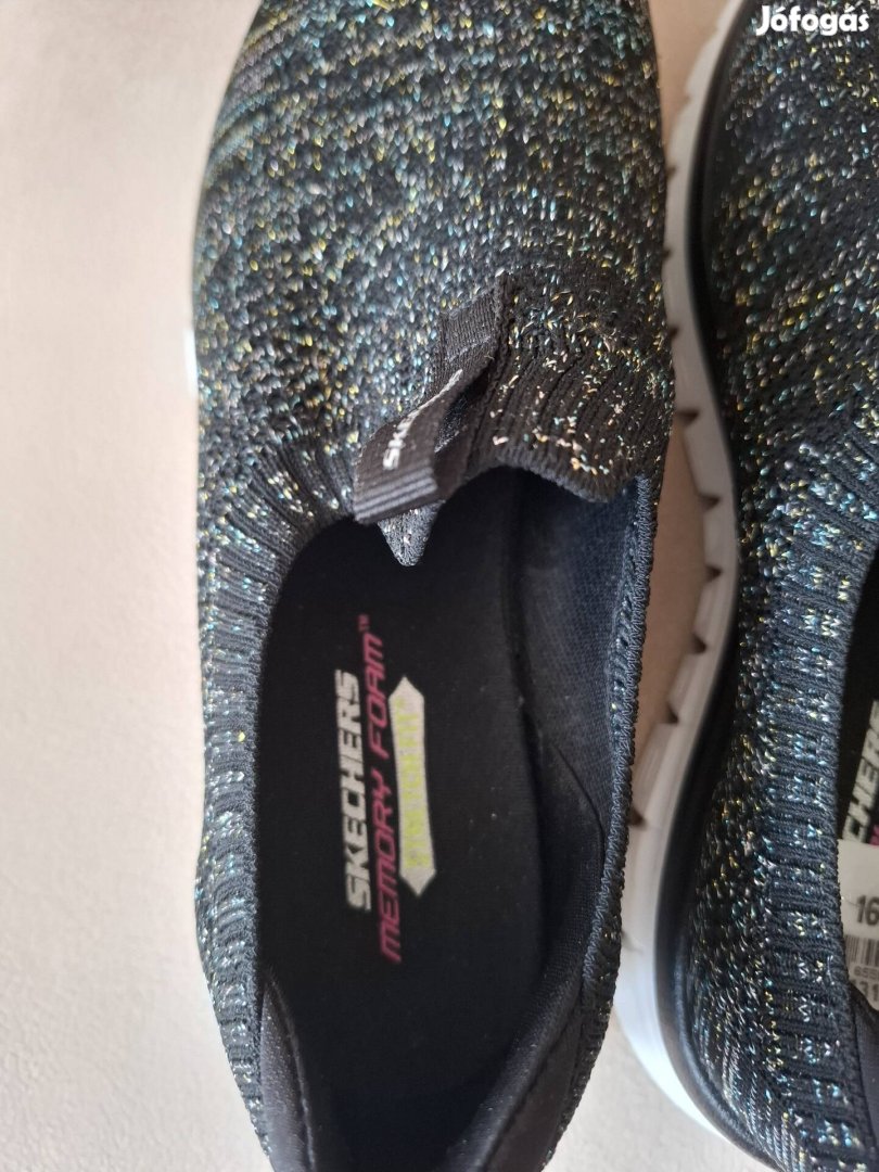 Skechers fekete színes csillogós bebújós sport cipő 38-as