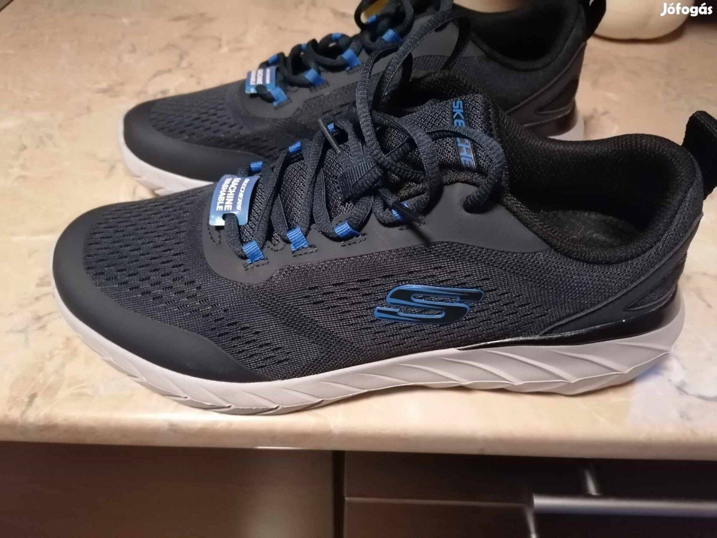 Skechers memóriahabos sportcipő