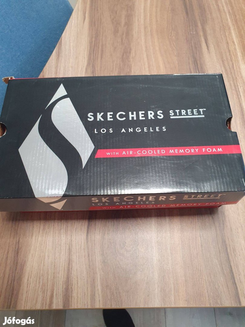 Skechers női edző cipő