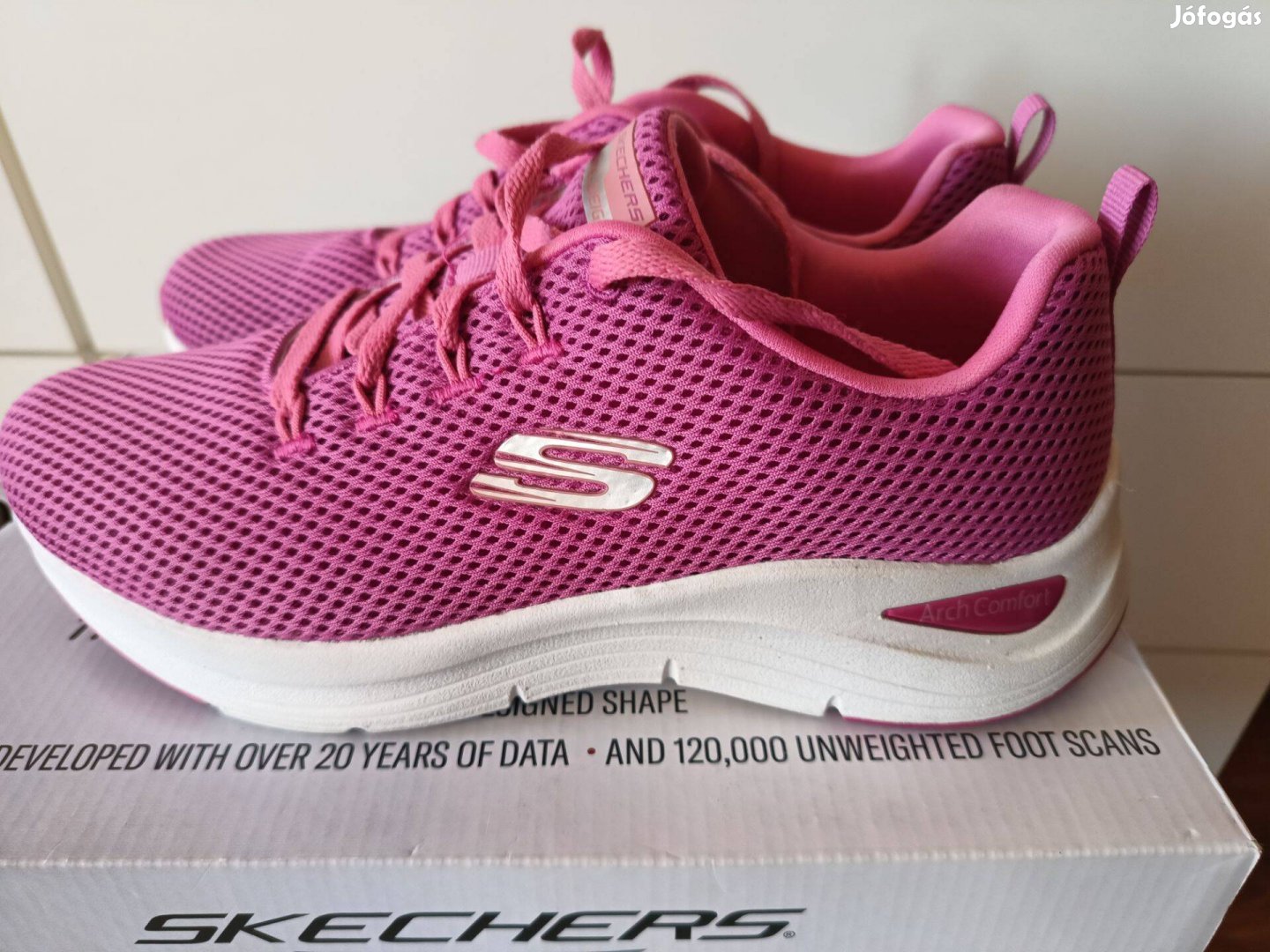 Skechers női sportcipő 39-es méretben