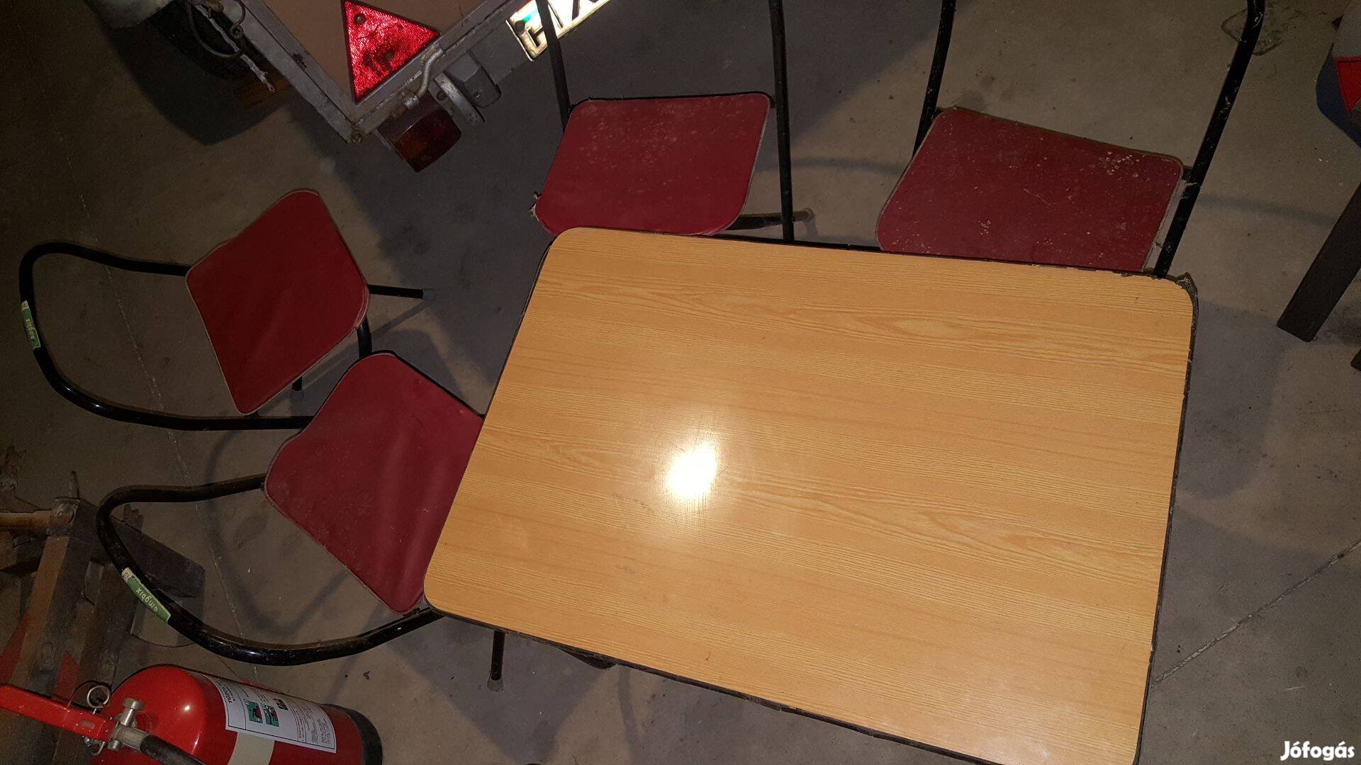 Skif utánfutóhoz eredeti kemping székek és asztal