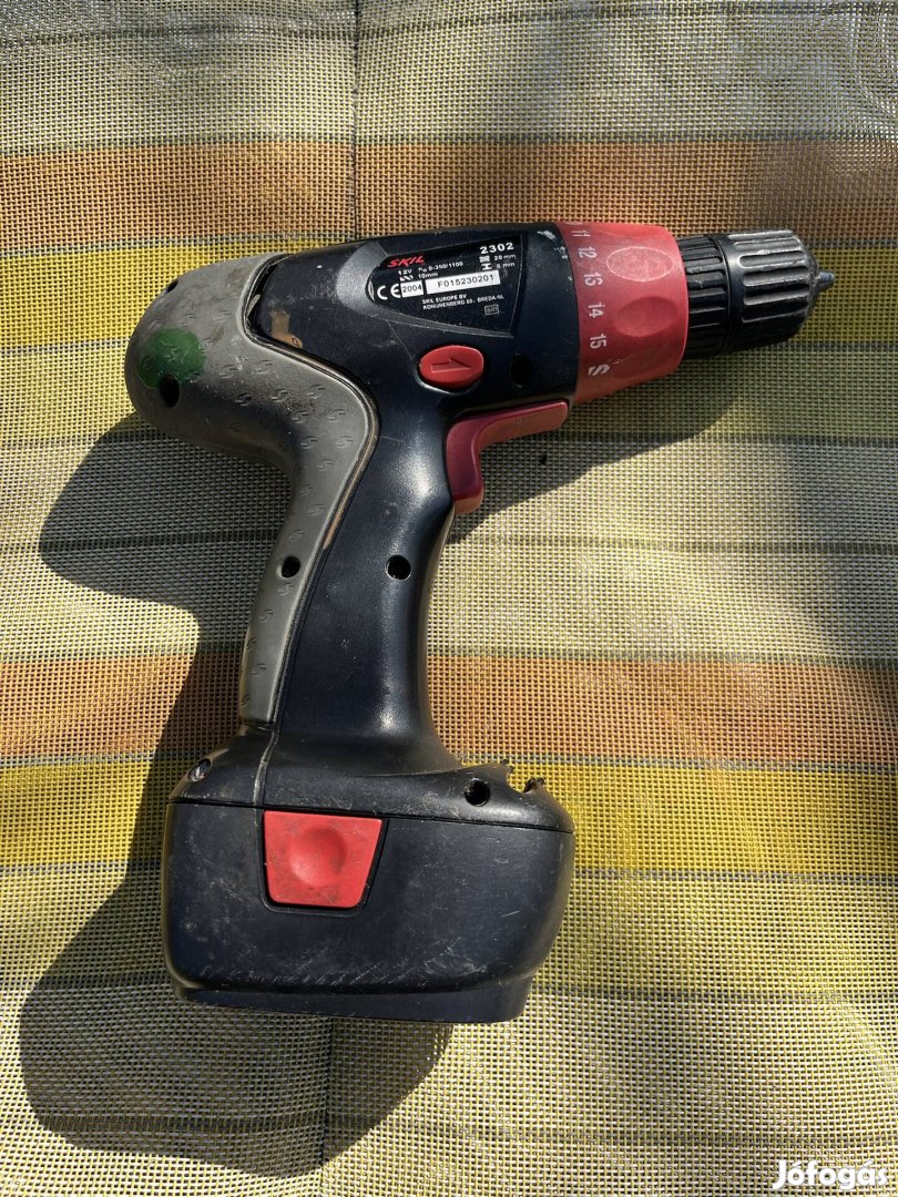 Skil 12 V fúró csavarozó