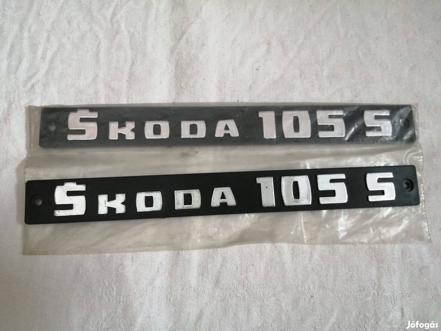 Skoda 105 S felirat embléma Új