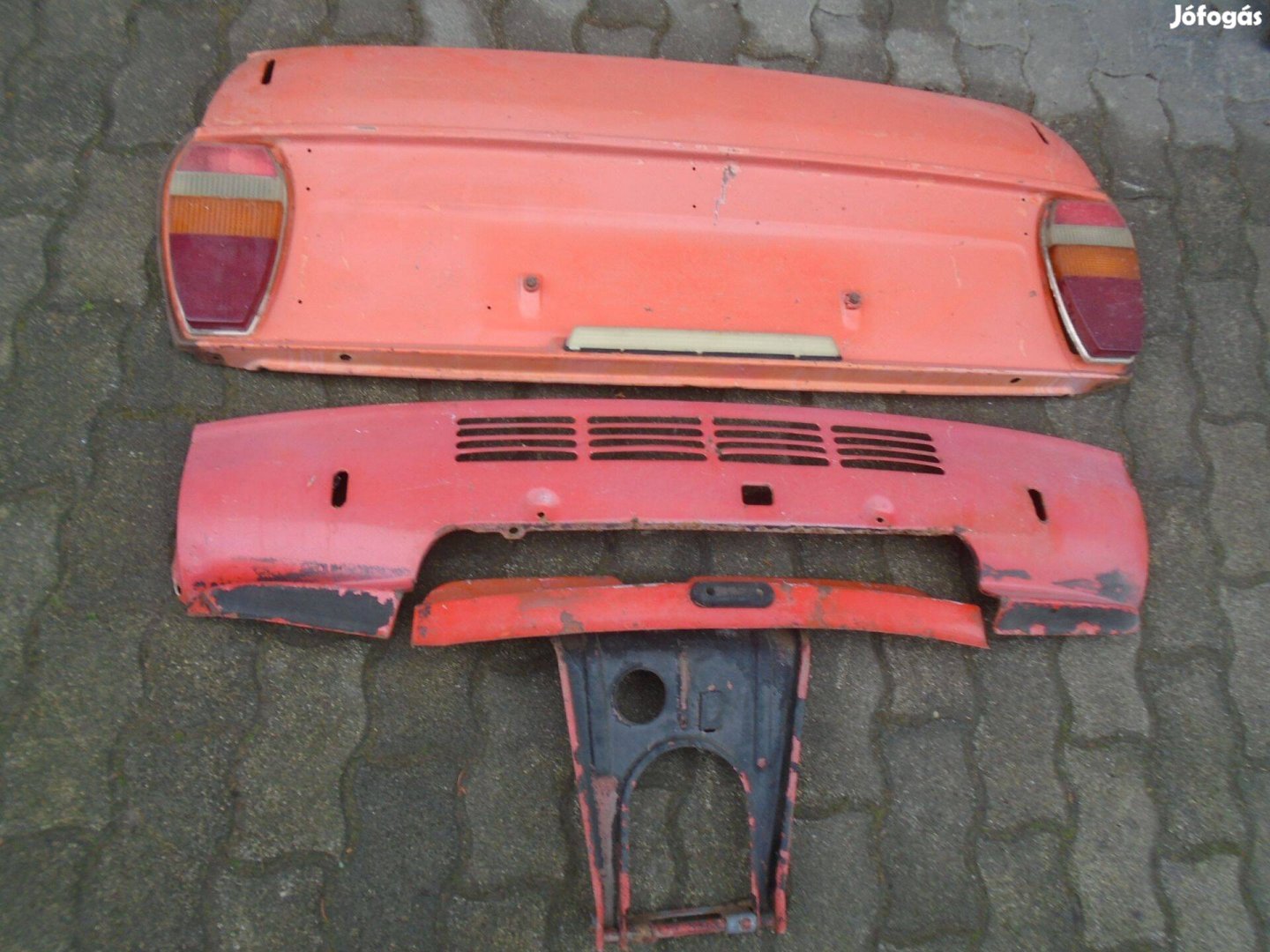 Skoda 105 / 120 keskenyfutós köténylemez, hátfal, pótkerékajtó