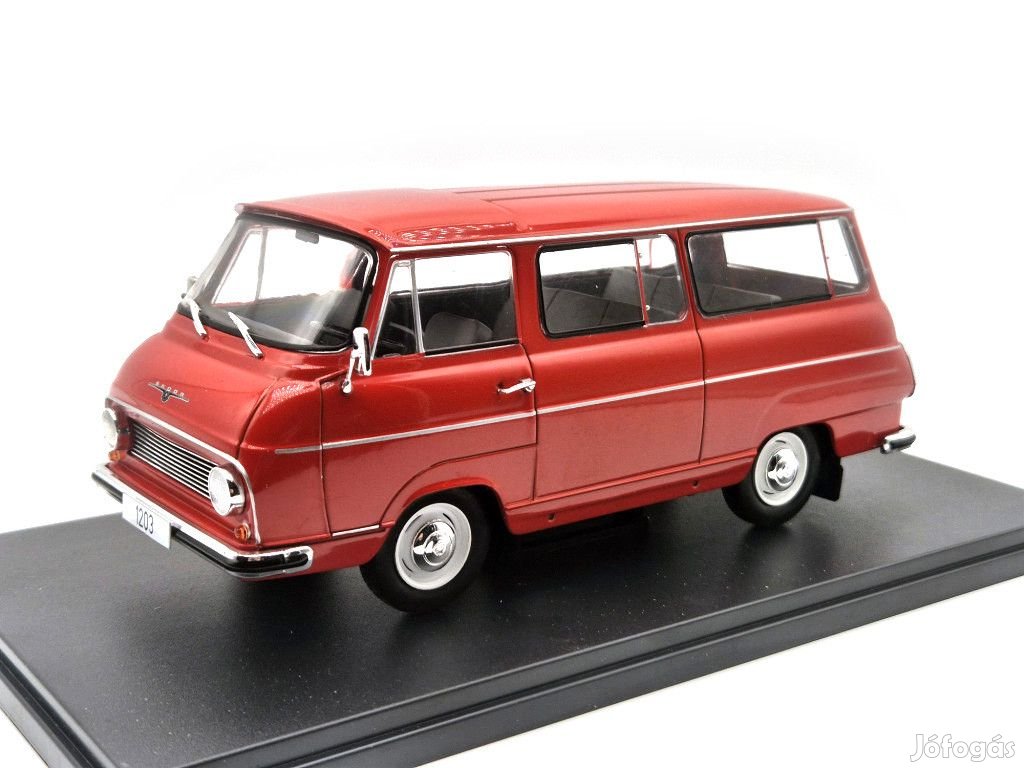 Skoda 1203 Minibus (1968) - Whitebox - 1:24