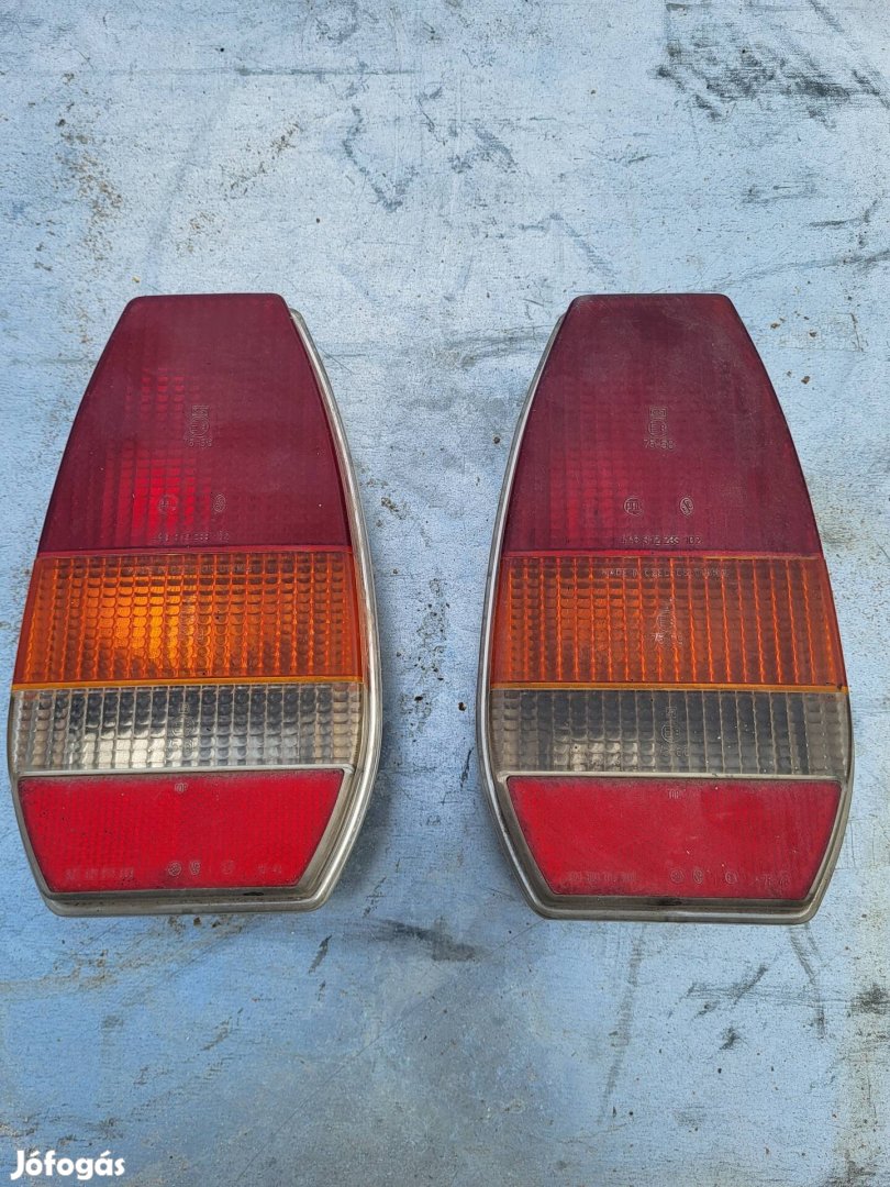 Skoda 120l hátsó lámpabúra pár.