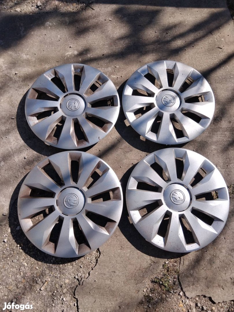 Skoda 15" Gyári dísztárcsa 