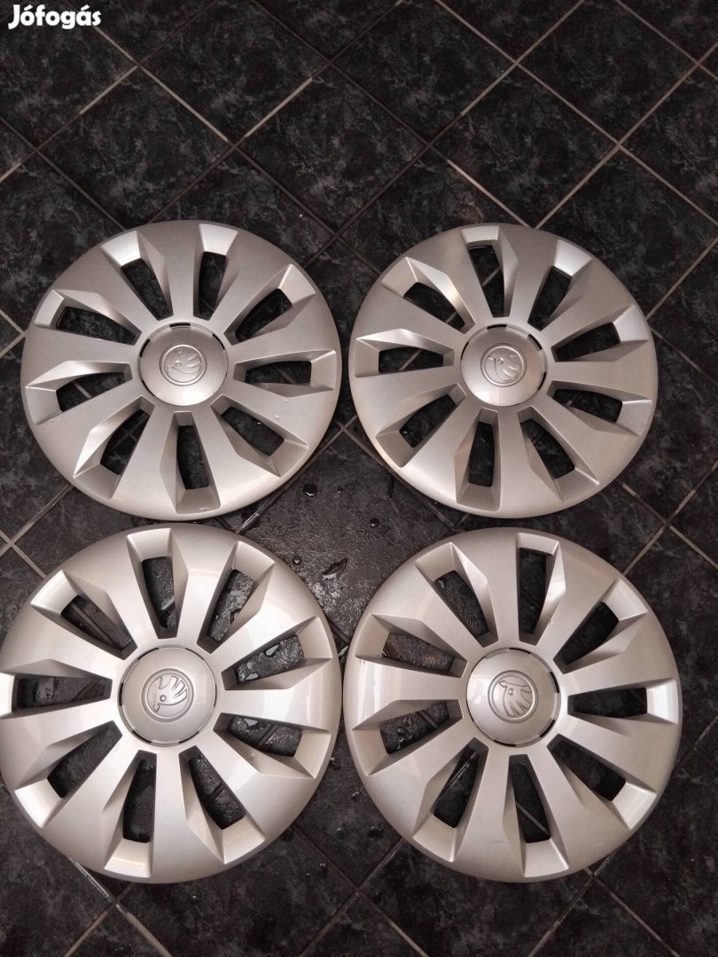 Skoda 15" Gyári dísztárcsa 