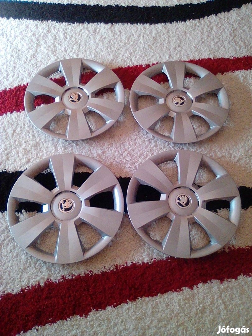 Skoda 15" Gyári dísztárcsa 