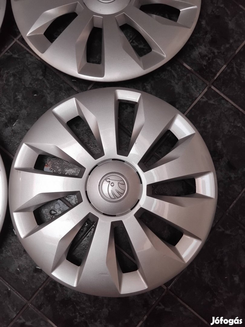 Skoda 15" Gyári dísztárcsa hibátlan állapotban