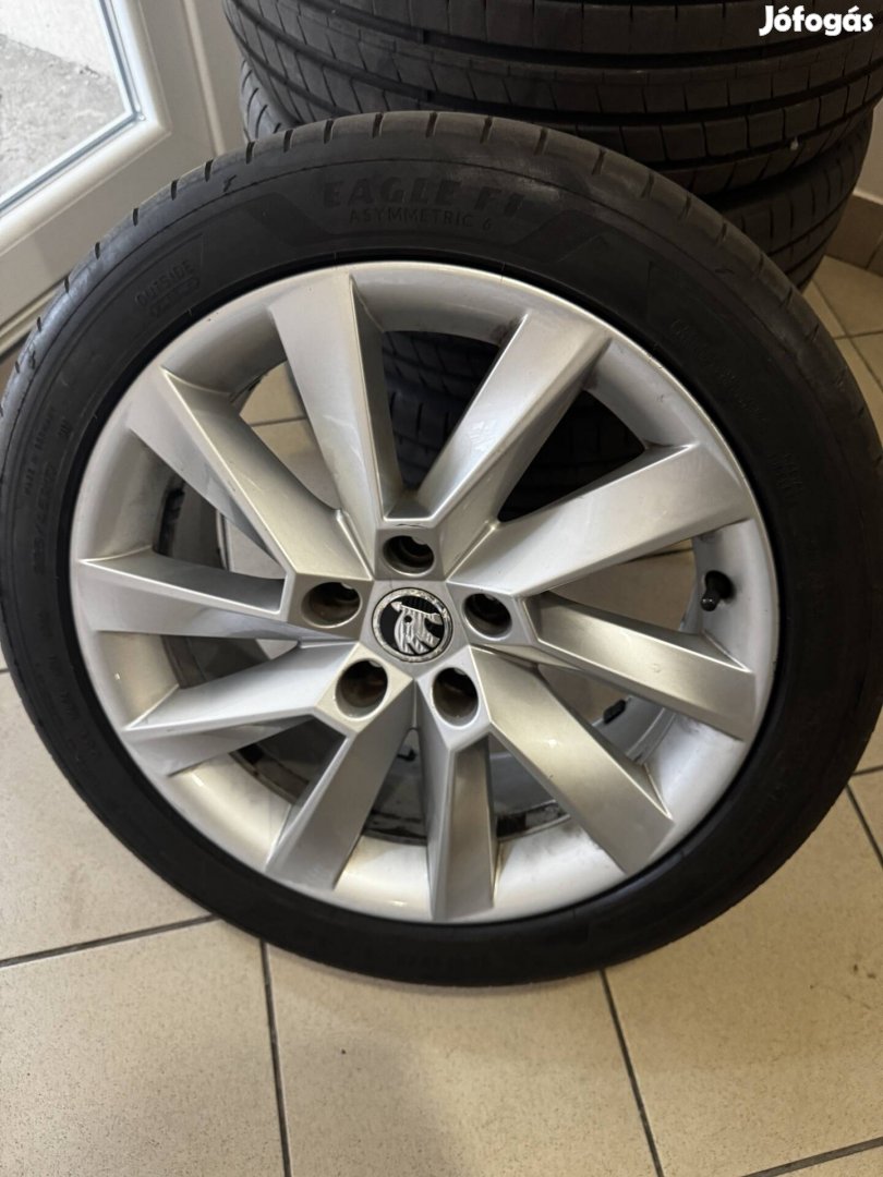 Skoda 17" Stratos alufelni felni újszerű gumikkal Octavia Superb vw 