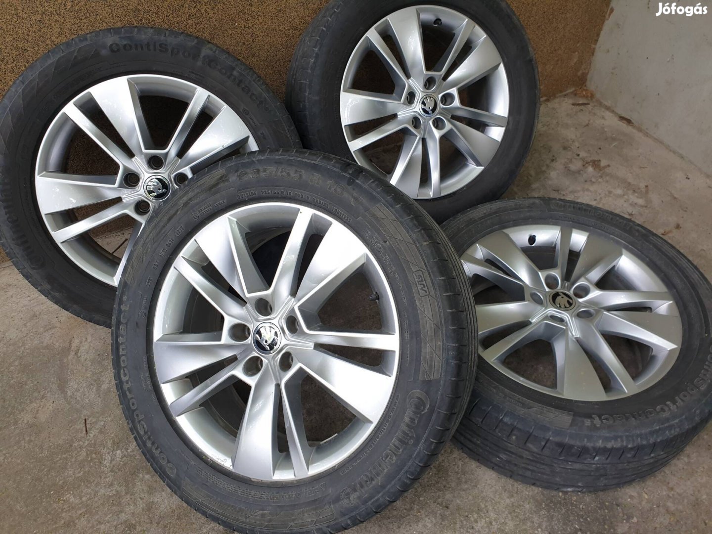 Skoda 18" Triton alufelni szett, Conti nyárival