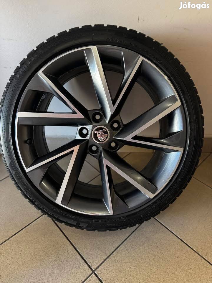 Skoda 19" vega alufelni felni Téli szett Octavia Superb Kodiaq Karoq 