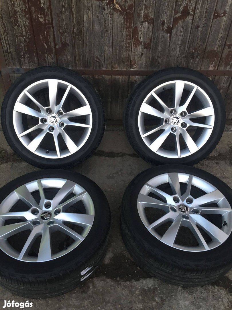 Skoda Alufelni Octavia gyári, 225/45/17 Bridgestone nyárigumival eladó