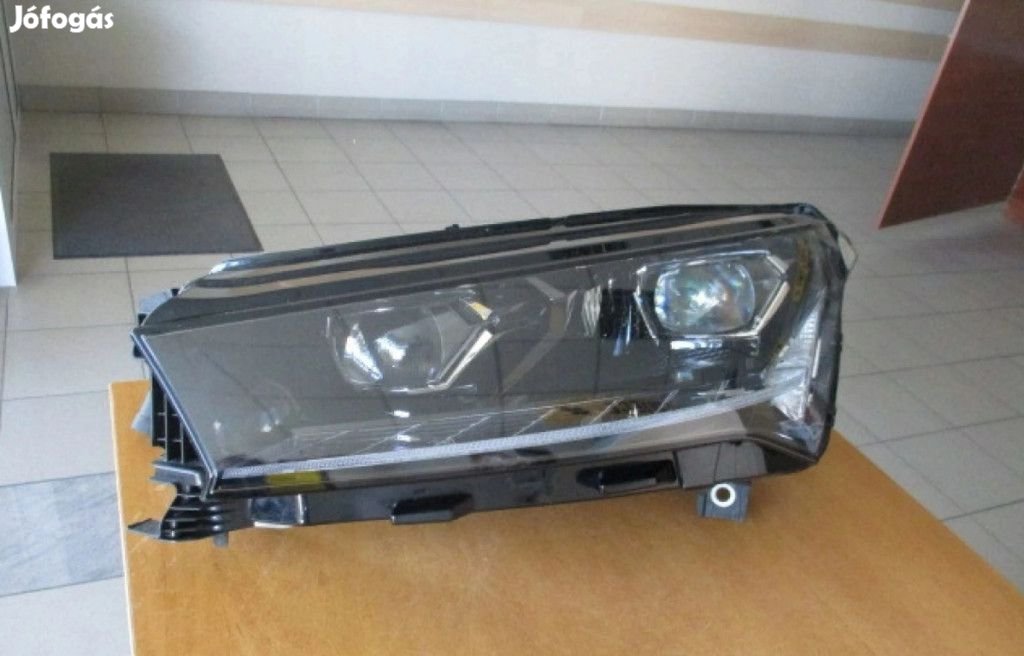 Skoda Enyaq iV Bal első lámpa, fényszóró 5LB941015A
