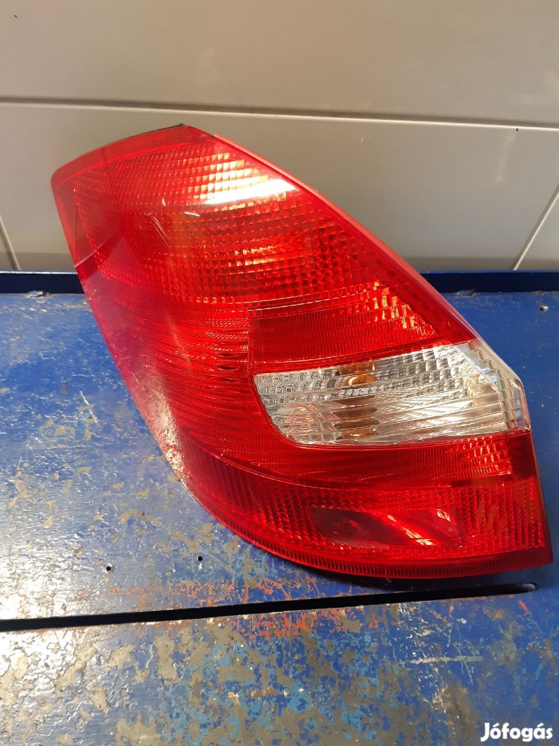 Skoda Fabia 06- Bal Hátsó Lámpa