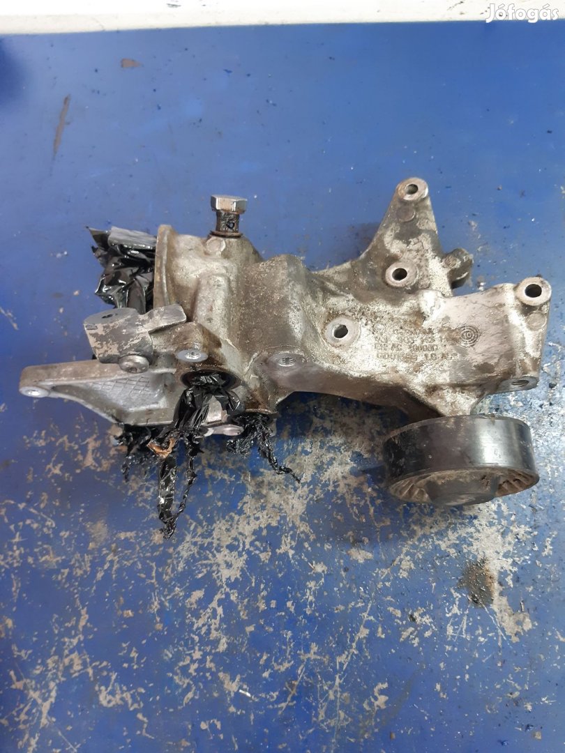 Skoda Fabia 06- Generátor Tartó Bak