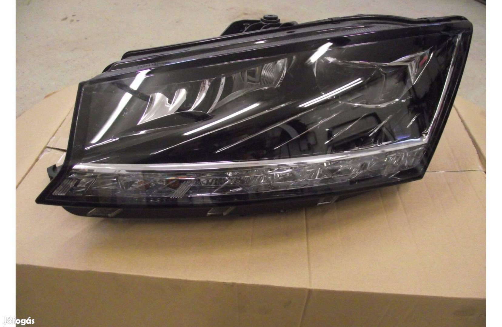Skoda Fabia 3 bal első LED fényszóró 2018-2021 6V1941015E