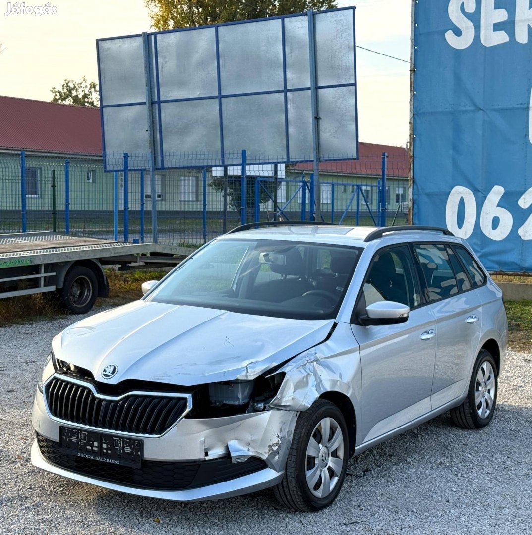 Skoda Fabia Combi 1.0 TSI Ambition Szervizkönyv...