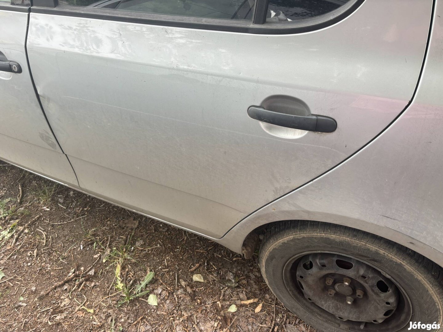 Skoda Fabia II 2 bal hátsó ajtó ezüst 