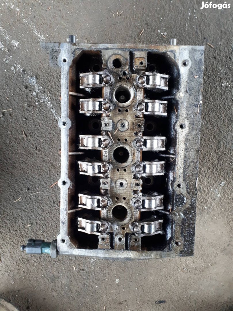 Skoda Fabia  2004  1.2 ,12V   hengerfej  03E103373C