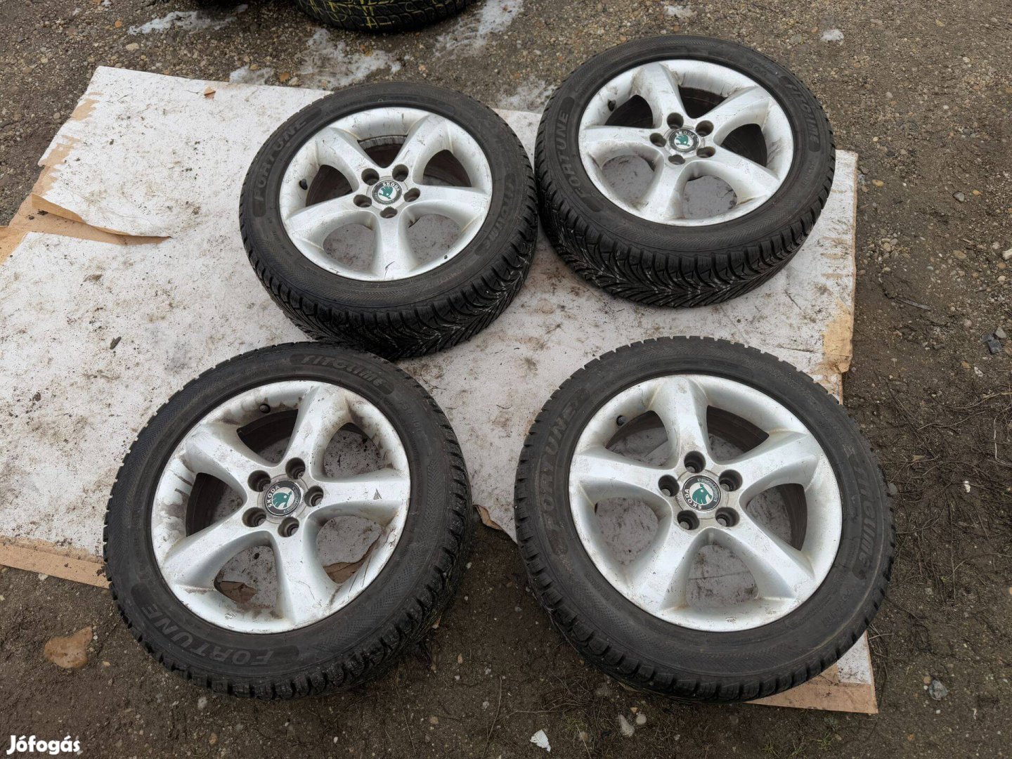 Skoda Fábia alufelni 195/55 R15 4évszakos gumival 15col 15 colos