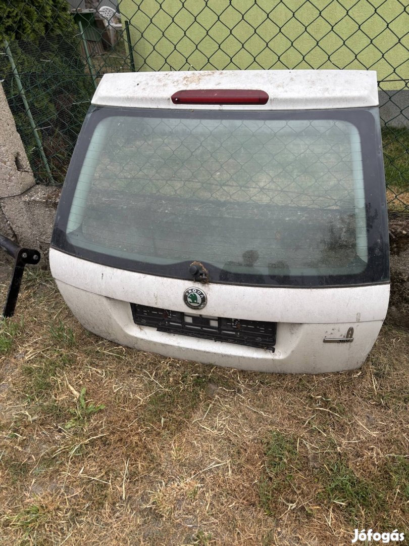 Skoda Fabia csomagtér ajtó