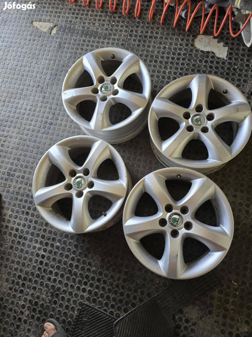 Skoda Fábia gyári alufelni 5X100 ET43 15coll