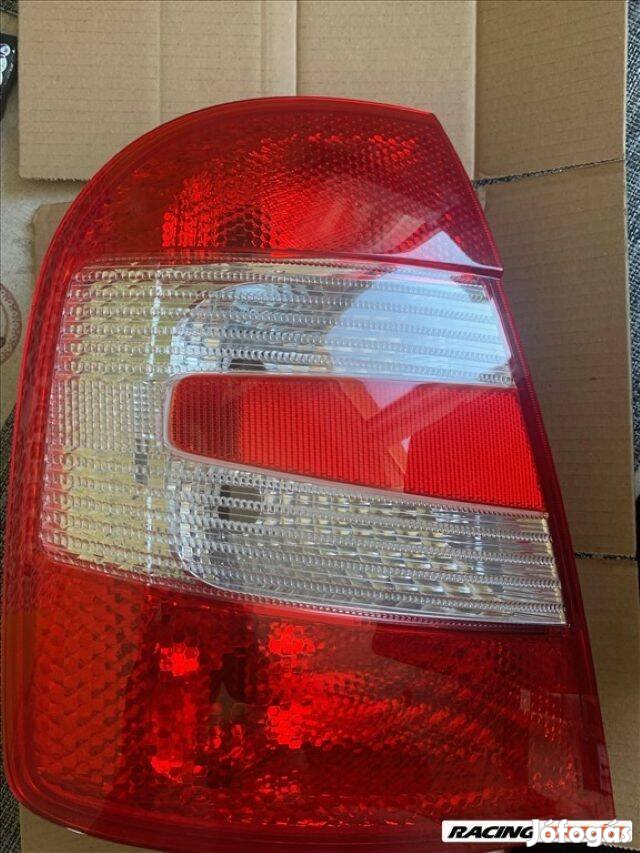 Skoda Fabia hátsó lámpák (6Y6 945 095D + 6Y6 945 111C)