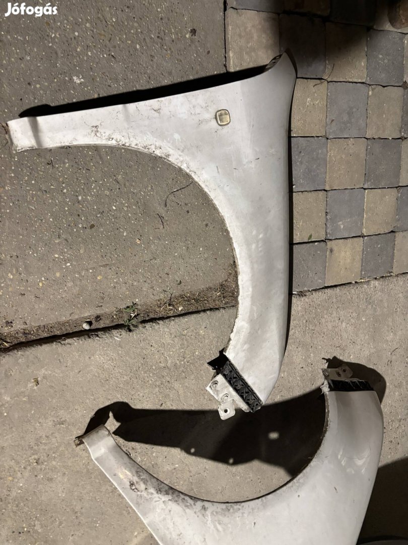 Skoda Fabia jobb első sárvédő
